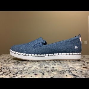 Clark’s Women Blue Cloud steppers. Size 10